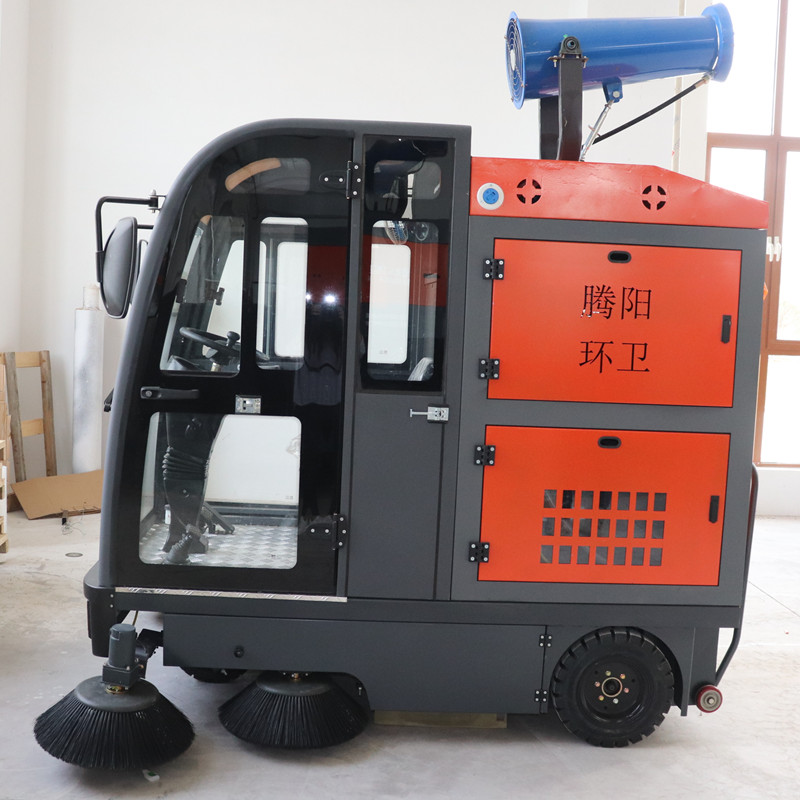 小型電動掃地車